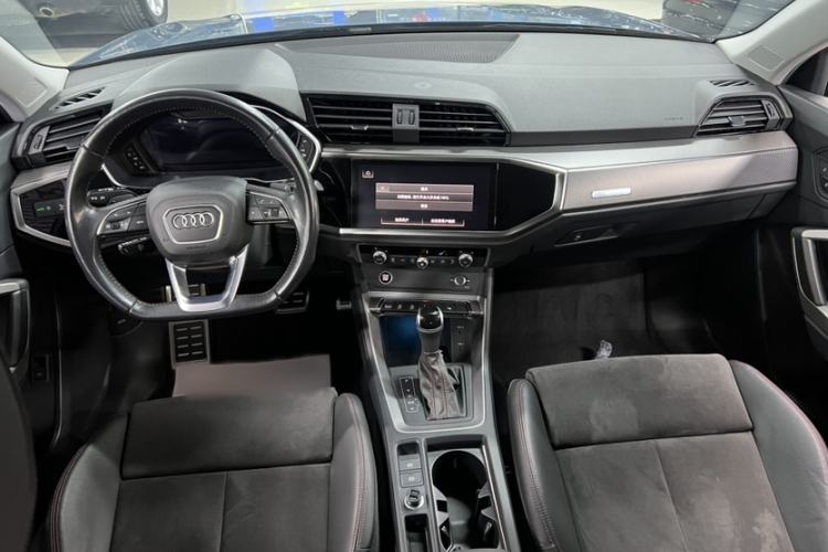 Used Audi Q3 2022 40 TFSI RS Package Performance Model Interior 1
