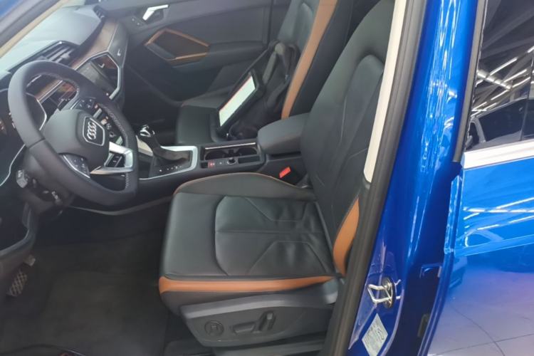 Used Audi Q3 2022 35 TFSI Fashionable and Elegant Model Left Front Seat
