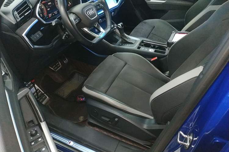 Used Audi Q3 2022 45 TFSI quattro Fashion Dynamic Model Left Front Seat