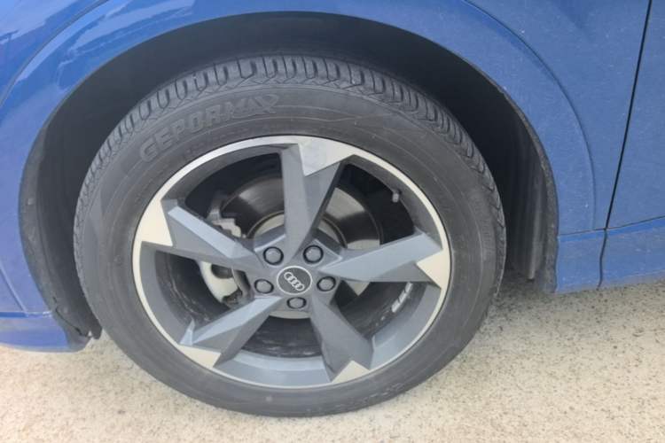 Used Audi Q3 2022 35 TFSI Fashion Dynamic Model Left Front Wheel Hub