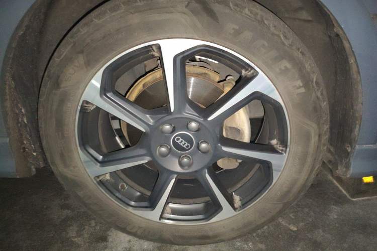 Used Audi Q3 2022 40 TFSI RS Package Performance Model Right Front Wheel Hub
