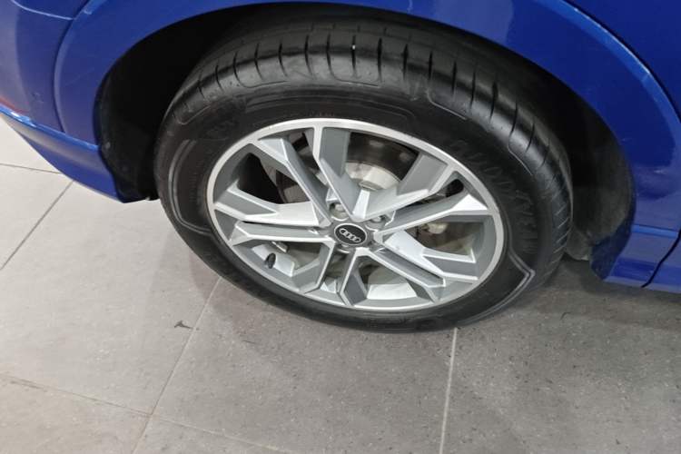 Used Audi Q3 2022 40 TFSI Fashion Dynamic Model Right Rear Wheel Hub