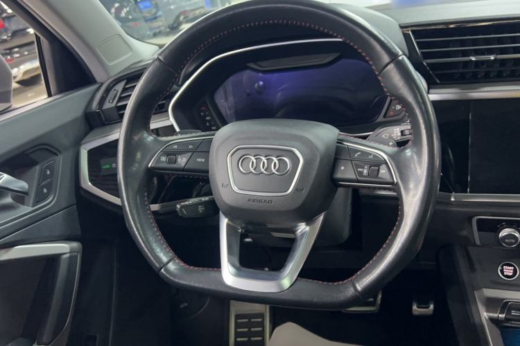 Used Audi Q3 2022 40 TFSI RS Package Performance Model Steering Wheel