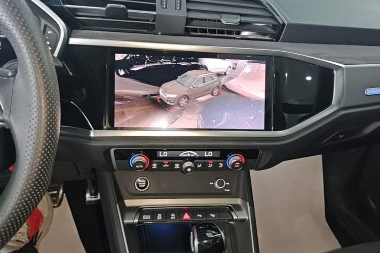 Used Audi Q3 2022 40 TFSI Fashion Dynamic Model Audio And AC Panel