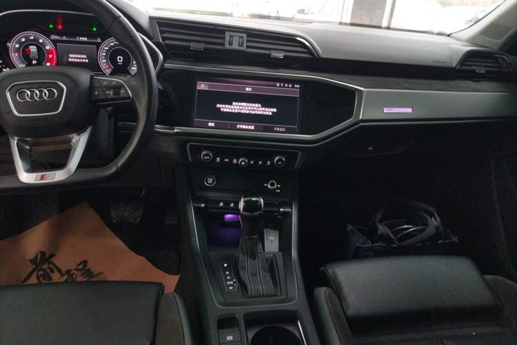 Used Audi Q3 2022 40 TFSI Fashion Dynamic Model Audio And AC Panel