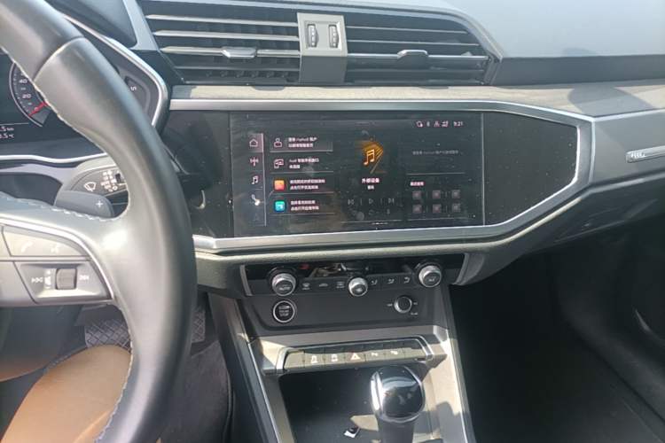 Used Audi Q3 2022 35 TFSI Fashion Dynamic Model Audio And AC Panel