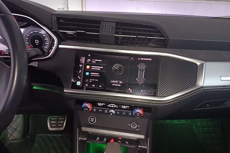Used Audi Q3 2022 35 TFSI Fashion Dynamic Model Audio And AC Panel