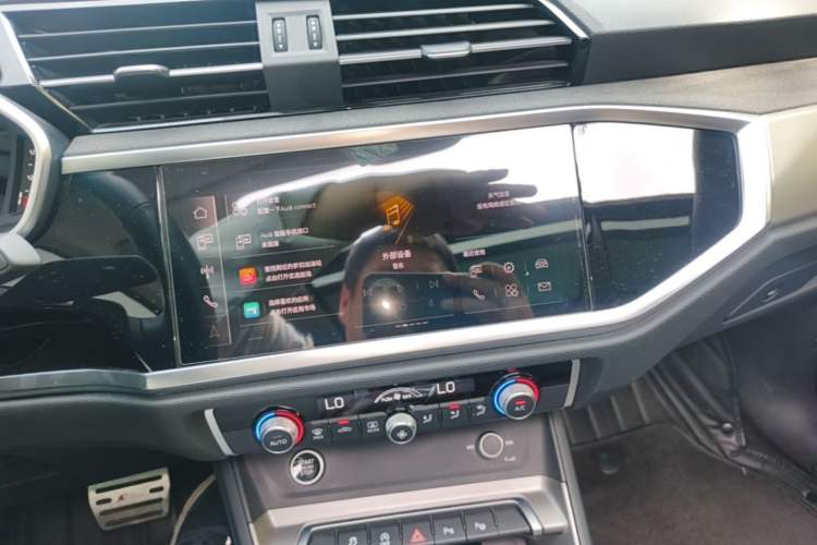 Used Audi Q3 2022 35 TFSI Fashion Dynamic Model Audio And AC Panel