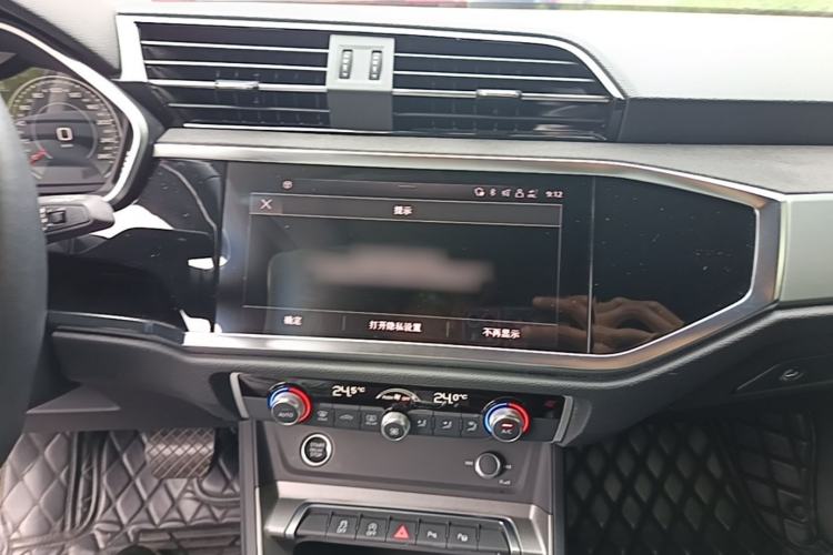 Used Audi Q3 2022 35 TFSI Fashion Dynamic Model Audio And AC Panel
