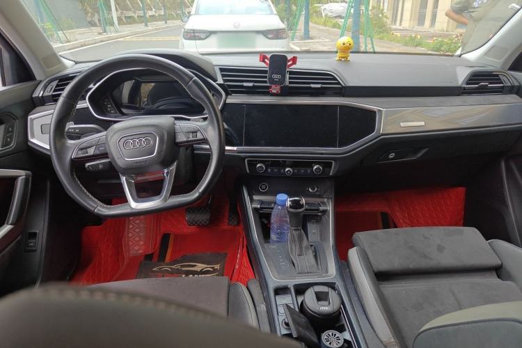 Used Audi Q3 2022 35 TFSI Fashion Dynamic Model Center Console