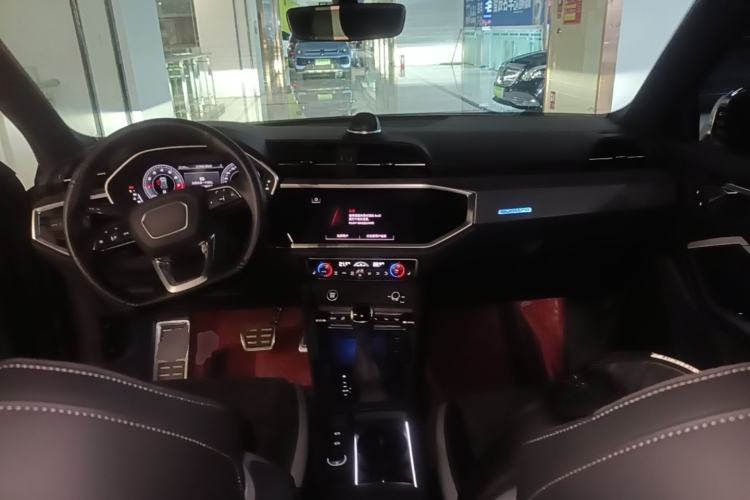 Used Audi Q3 2022 45 TFSI quattro Fashion Dynamic Model Center Console