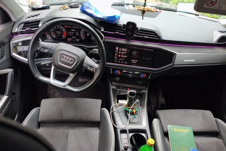 Used Audi Q3 2022 35 TFSI Fashion Dynamic Model Center Console