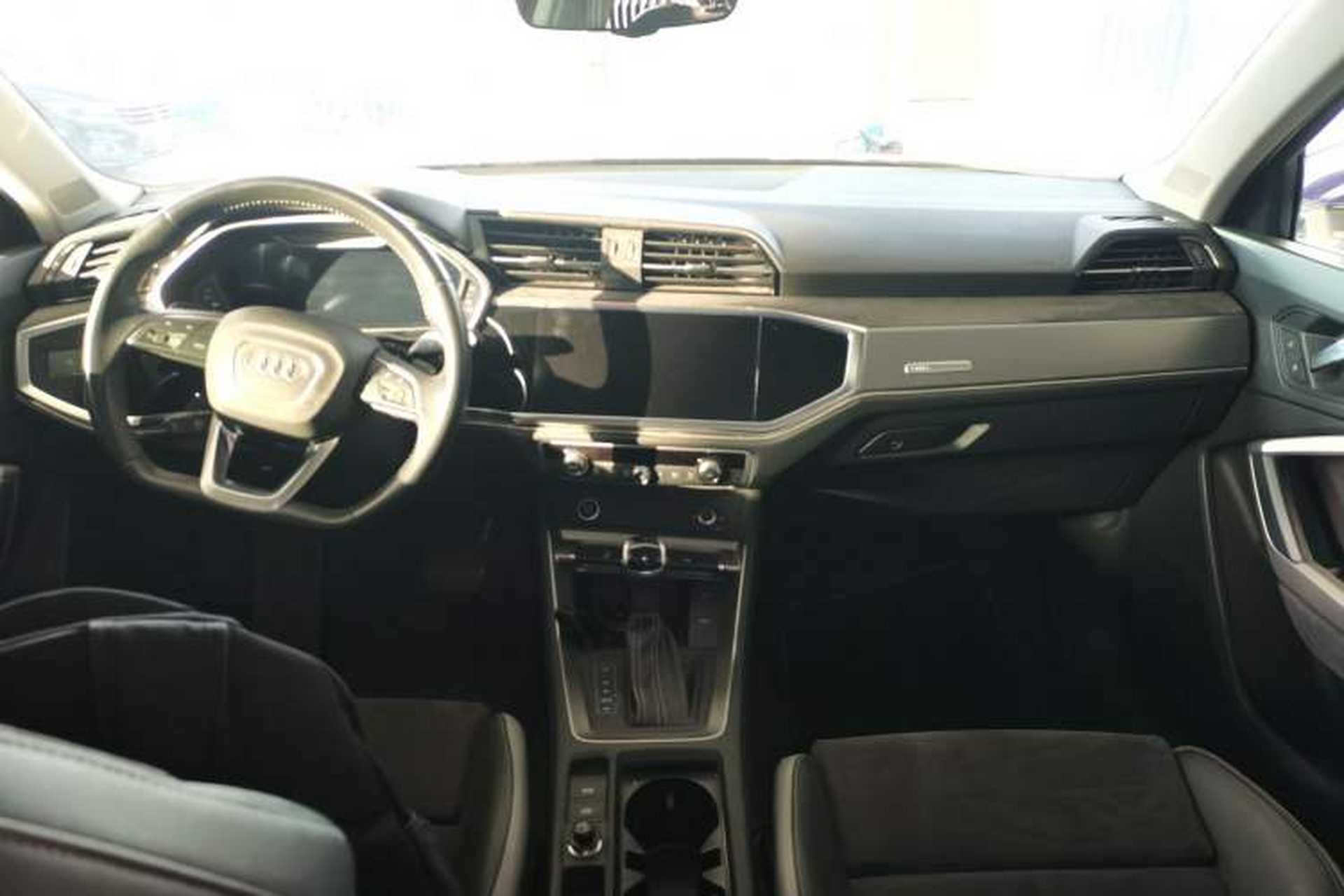 Used Audi Q3 2022 35 TFSI Fashion Dynamic Model Center Console