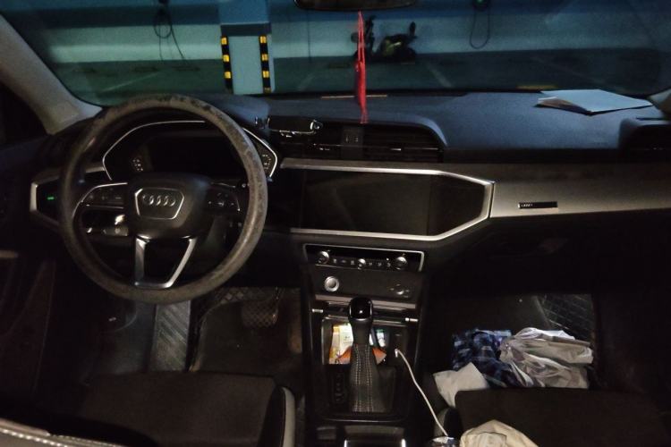 Used Audi Q3 2022 35 TFSI Progressive Dynamic Edition Center Console