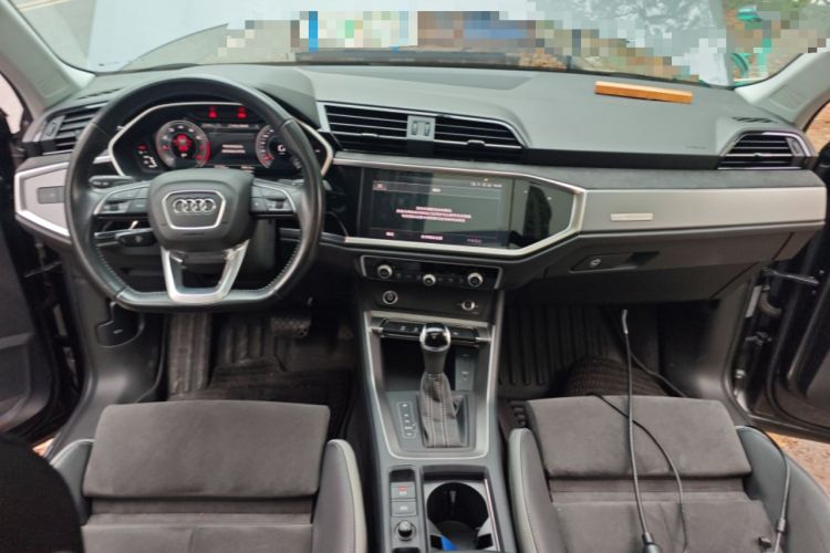 Used Audi Q3 2022 35 TFSI Fashion Dynamic Model Center Console