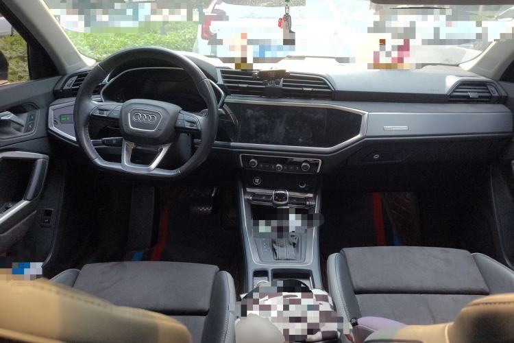 Used Audi Q3 2022 35 TFSI Fashion Dynamic Model Center Console