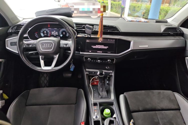 Used Audi Q3 2022 35 TFSI Progressive Dynamic Edition Center Console
