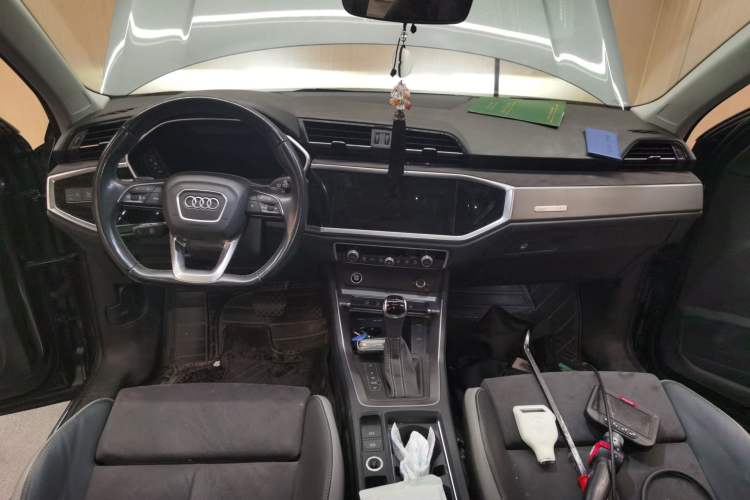 Used Audi Q3 2022 35 TFSI Fashion Dynamic Model Center Console