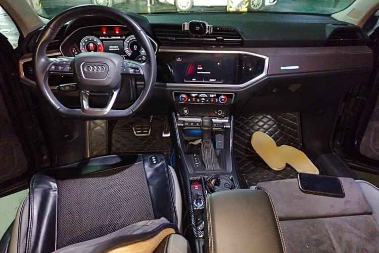 Used Audi Q3 2022 40 TFSI Fashion Dynamic Model Center Console
