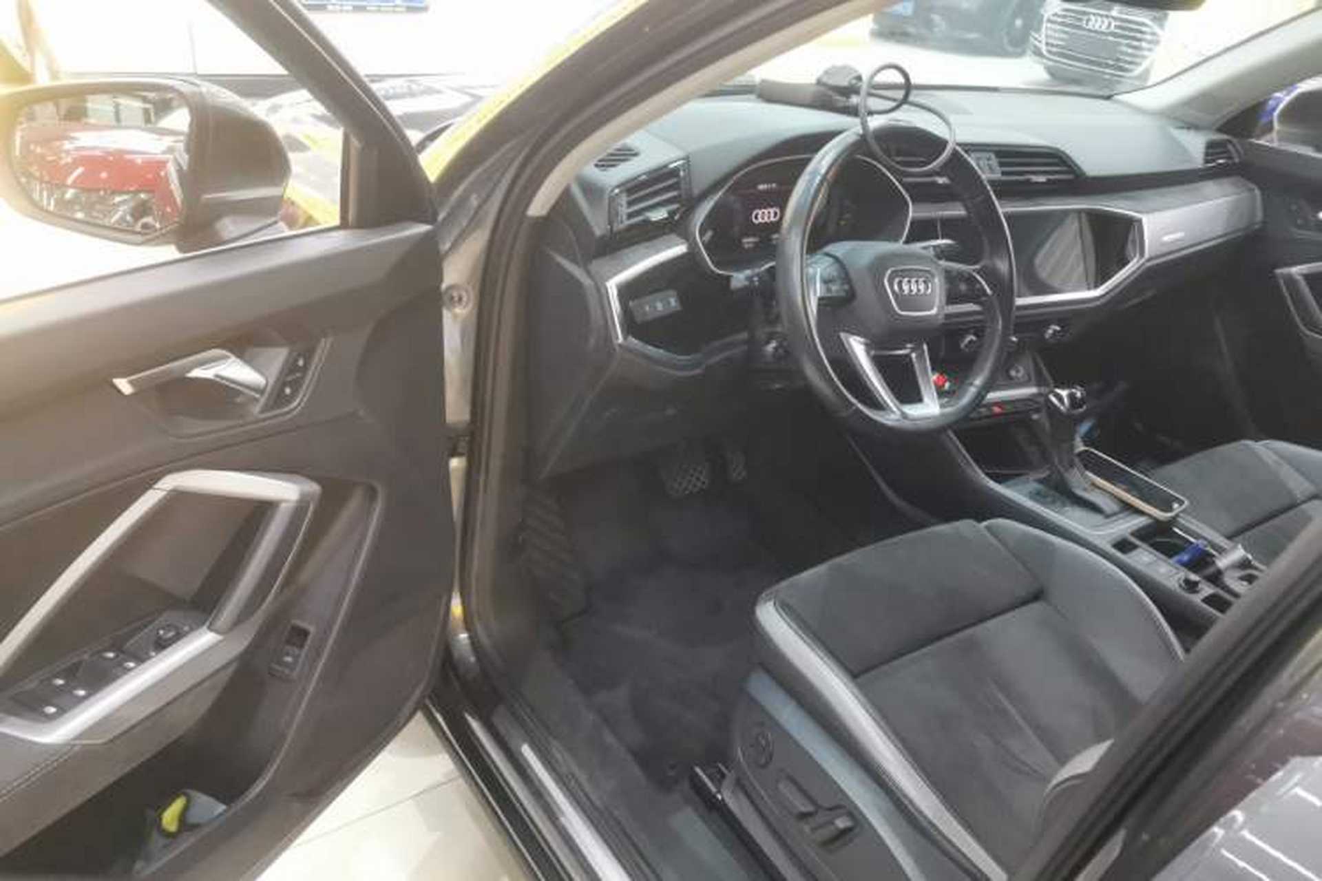 Used Audi Q3 2022 35 TFSI Progressive Dynamic Edition Driver Seat