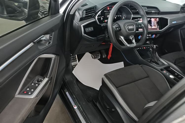 Used Audi Q3 2022 40 TFSI Fashion Dynamic Model Driver Seat