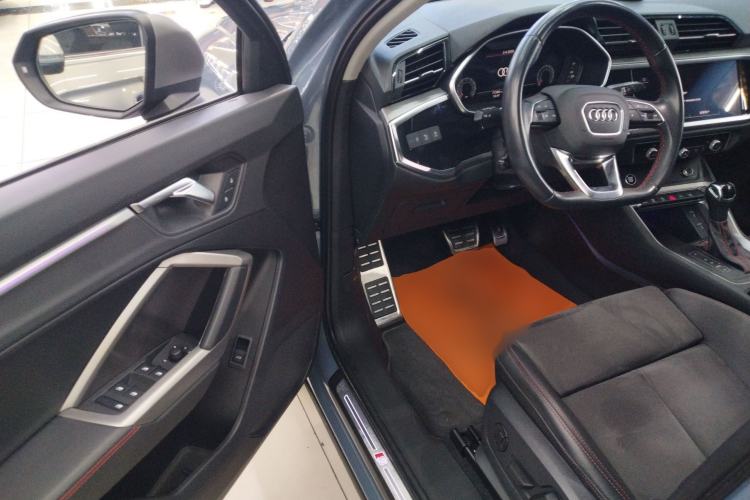 Used Audi Q3 2022 40 TFSI RS Package Performance Model Driver Seat