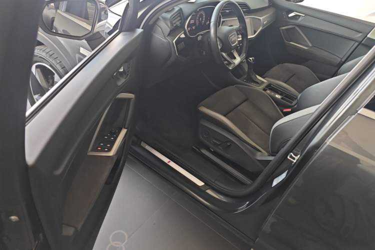 Used Audi Q3 2022 35 TFSI Fashion Dynamic Model Driver Seat