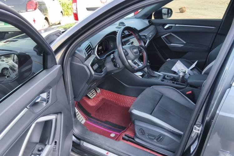Used Audi Q3 2022 45 TFSI quattro Fashion Dynamic Model Driver Seat