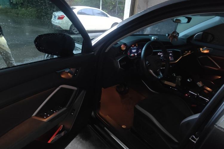 Used Audi Q3 2022 35 TFSI Progressive Dynamic Edition Driver Seat