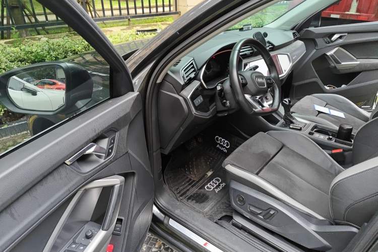 Used Audi Q3 2022 35 TFSI Fashion Dynamic Model Driver Seat