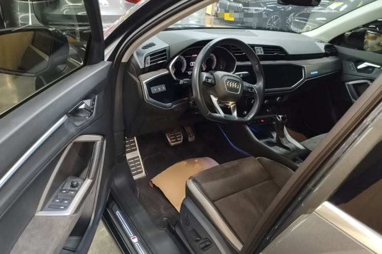 Used Audi Q3 2022 40 TFSI Fashion Dynamic Model Driver Seat