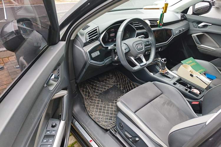 Used Audi Q3 2022 35 TFSI Fashion Dynamic Model Driver Seat