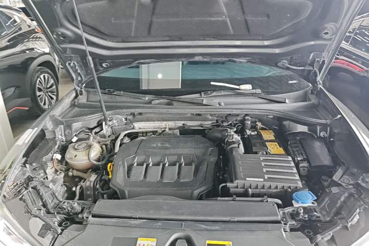 Used Audi Q3 2022 40 TFSI Fashion Dynamic Model Engine Bay