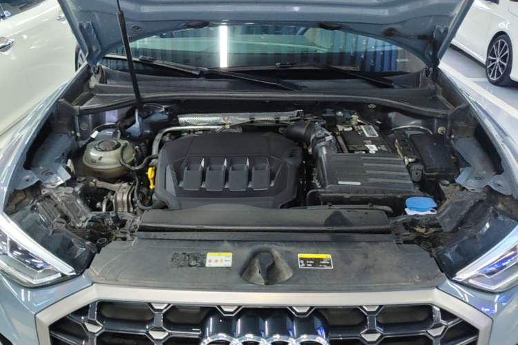 Used Audi Q3 2022 40 TFSI RS Package Performance Model Engine Bay
