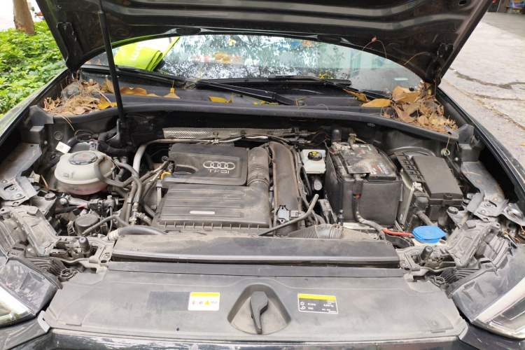 Used Audi Q3 2022 35 TFSI Fashion Dynamic Model Engine Bay