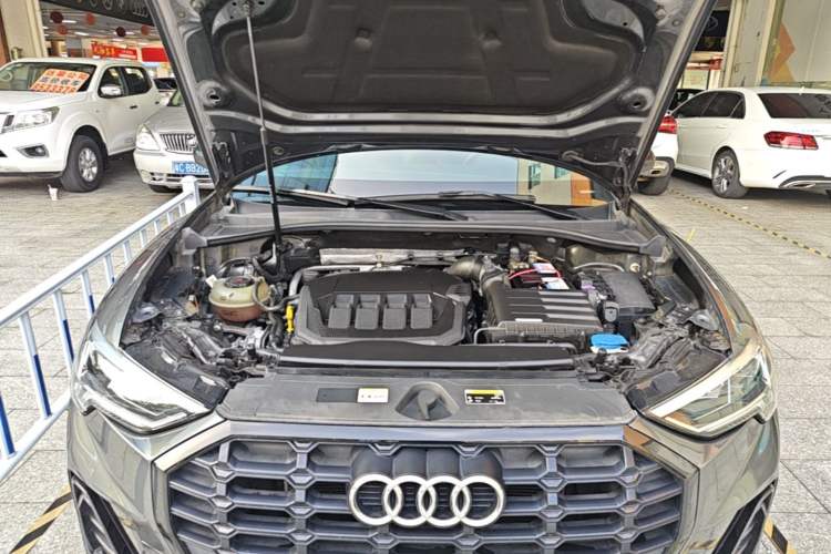 Used Audi Q3 2022 40 TFSI Fashion Dynamic Model Engine Bay