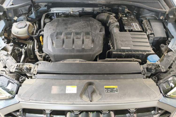 Used Audi Q3 2022 40 TFSI RS Package Performance Model Engine Bay