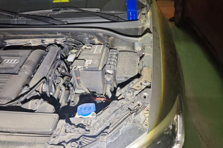 Used Audi Q3 2022 35 TFSI Fashion Dynamic Model Engine Bay Left