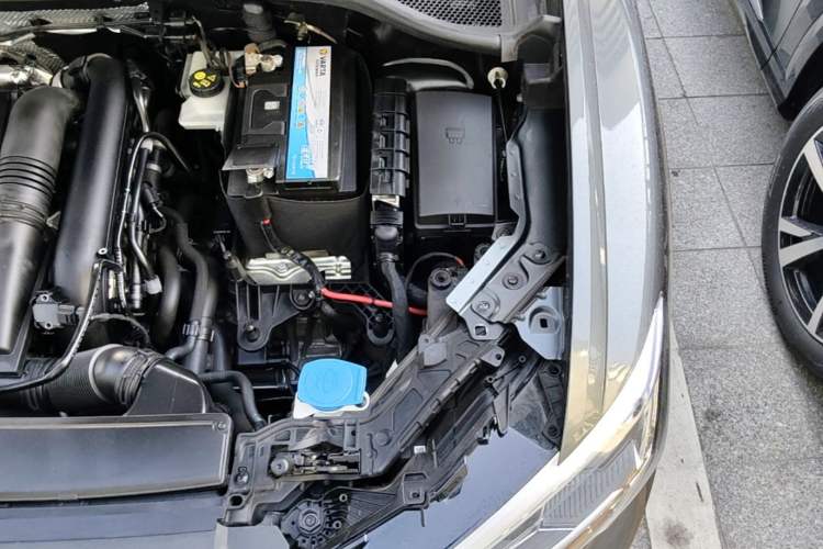 Used Audi Q3 2022 35 TFSI Fashion Dynamic Model Engine Bay Left