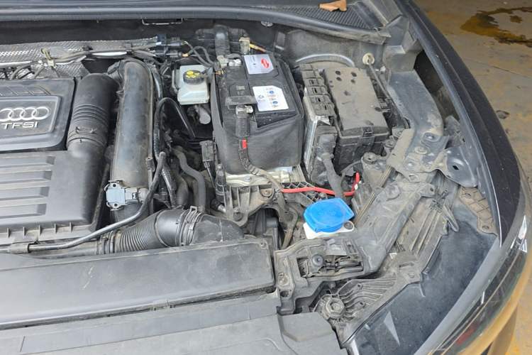 Used Audi Q3 2022 35 TFSI Fashion Dynamic Model Engine Bay Left