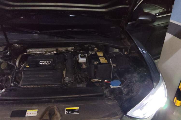 Used Audi Q3 2022 35 TFSI Progressive Dynamic Edition Engine Bay Left