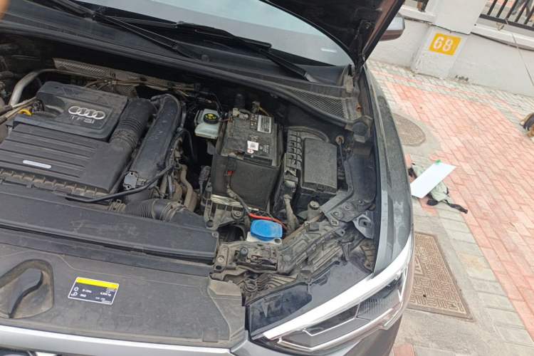 Used Audi Q3 2022 35 TFSI Fashion Dynamic Model Engine Bay Left