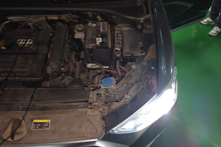 Used Audi Q3 2022 35 TFSI Progressive Dynamic Edition Engine Bay Left