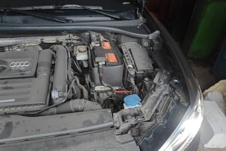 Used Audi Q3 2022 35 TFSI Progressive Dynamic Edition Engine Bay Left