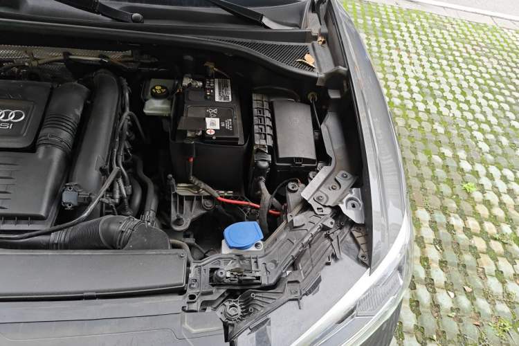 Used Audi Q3 2022 35 TFSI Fashion Dynamic Model Engine Bay Left
