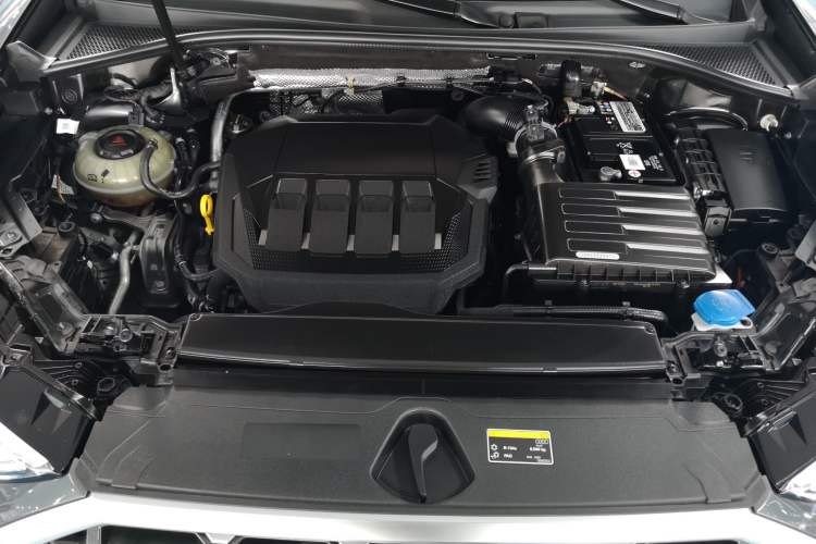 Used Audi Q3 2022 40 TFSI Fashion Dynamic Model Engine Bay