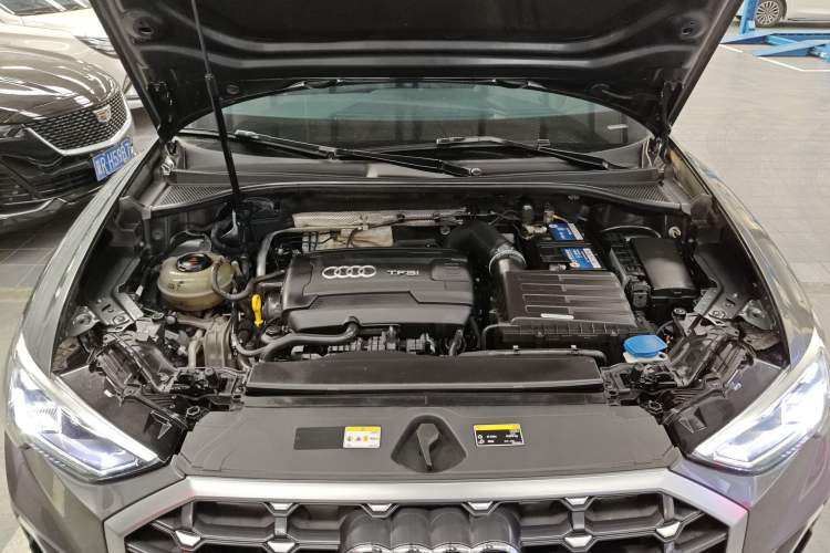Used Audi Q3 2022 45 TFSI quattro Fashion Dynamic Model Engine Bay