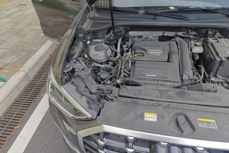 Used Audi Q3 2022 35 TFSI Fashion Dynamic Model Engine Bay Right