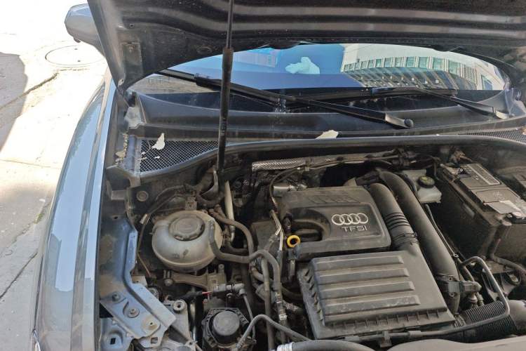 Used Audi Q3 2022 35 TFSI Progressive Dynamic Edition Engine Bay Right