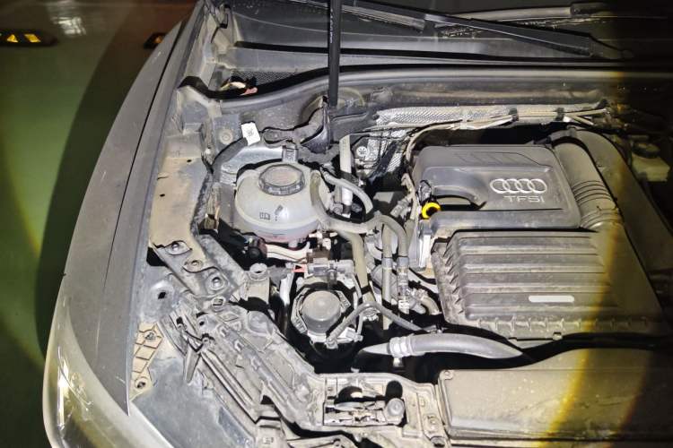 Used Audi Q3 2022 35 TFSI Fashion Dynamic Model Engine Bay Right